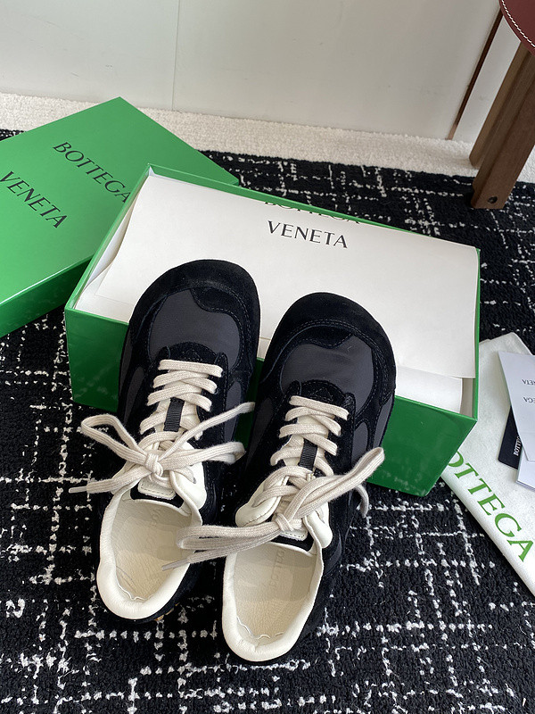 BOTTEGA VENETA Sneaker