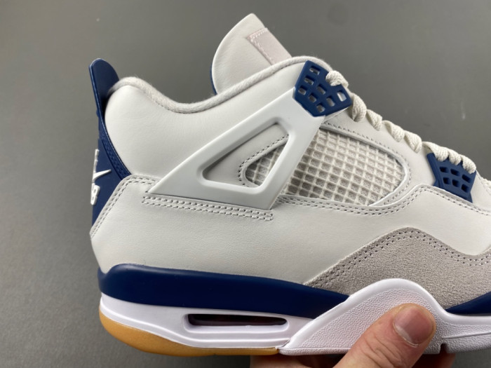 Nike SB x Air Jordan 4 “Navy” 2025 DR5415-100