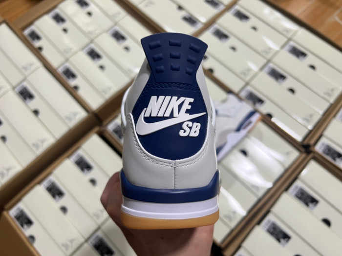 Nike SB x Air Jordan 4 “Navy” 2025 DR5415-100