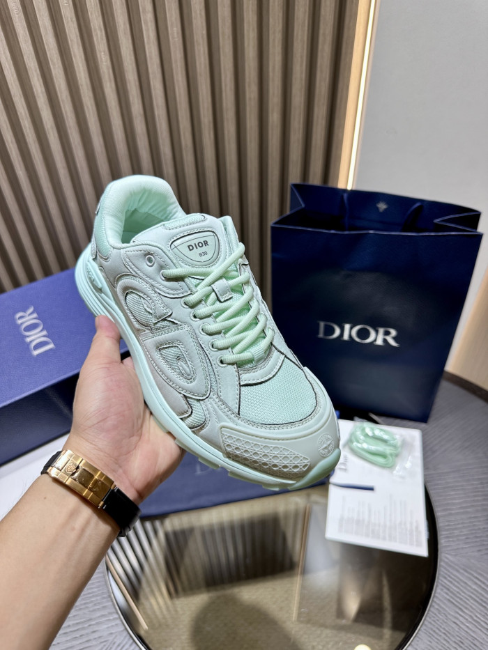 DR B30 Sneakers