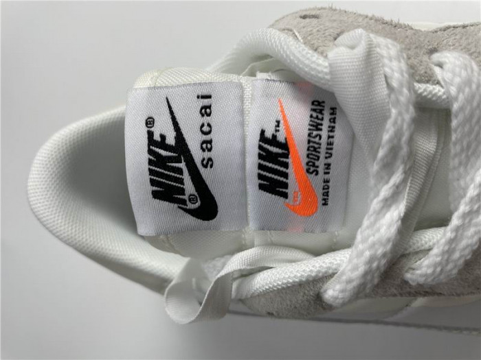 NIKE VAPORWAFFLE SACAI WHITE DD1875-100