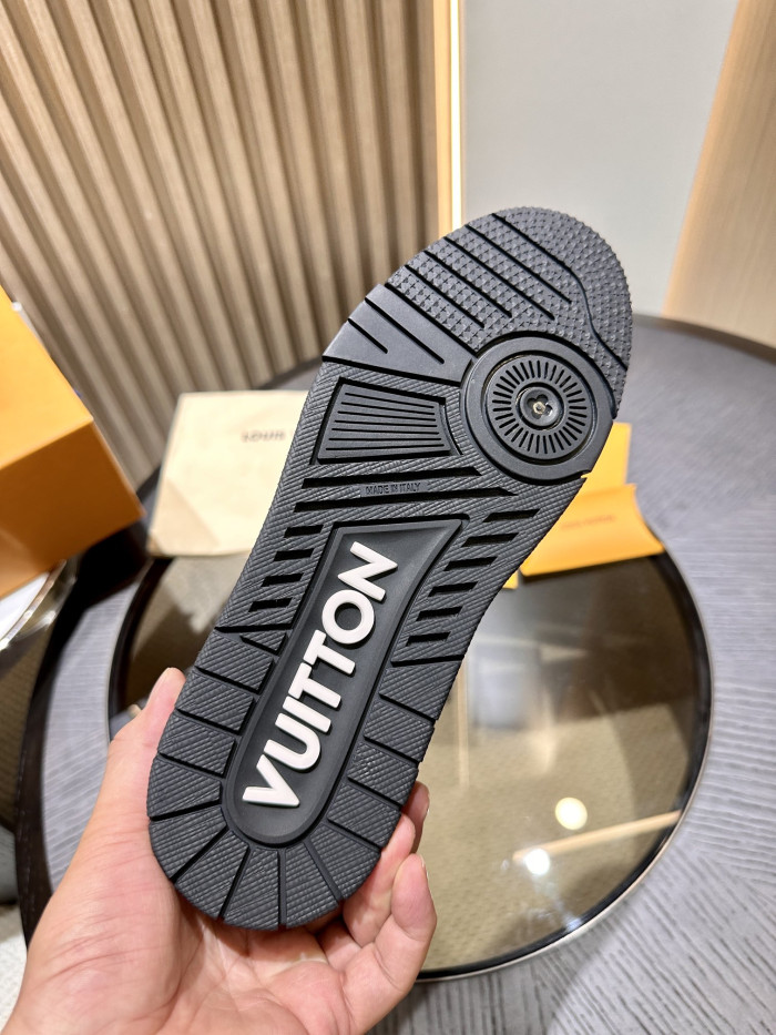 l**is V*t*n lv skate sneaker