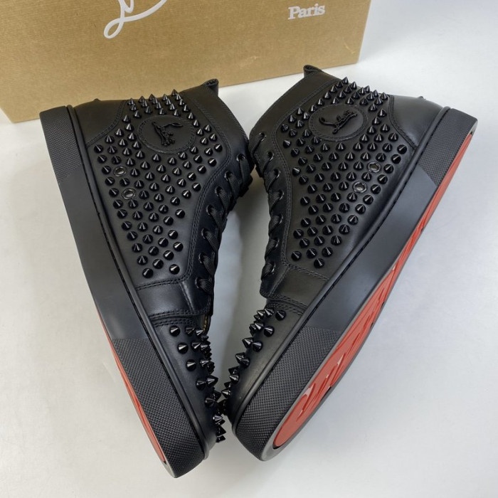 Ch**an louboutin l**is junior spikes