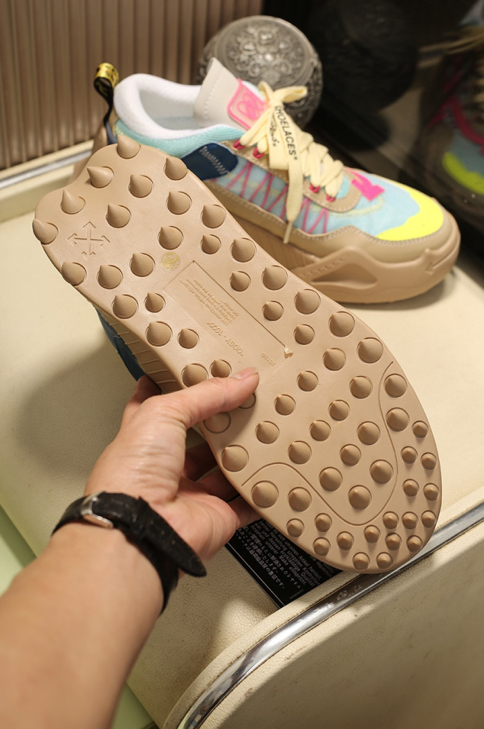 OFF-WHITE C/O ODSY-1000 SNEAKER